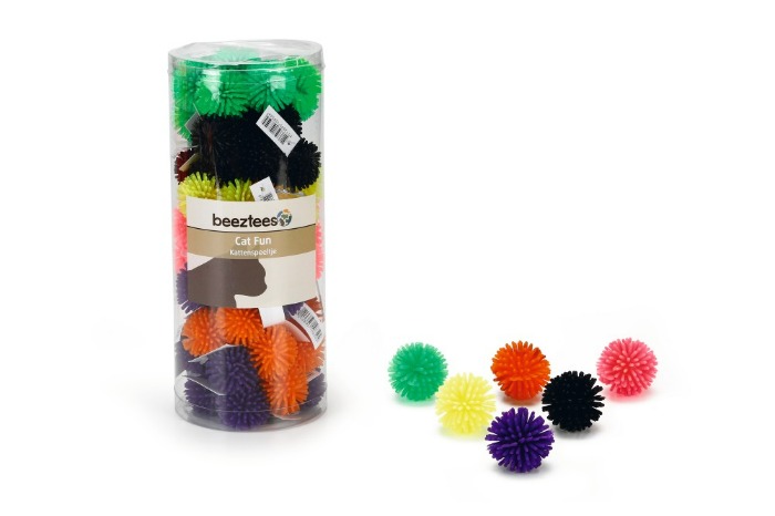 Beeztees stekelballetje kattenspeelgoed rubber 4 cm